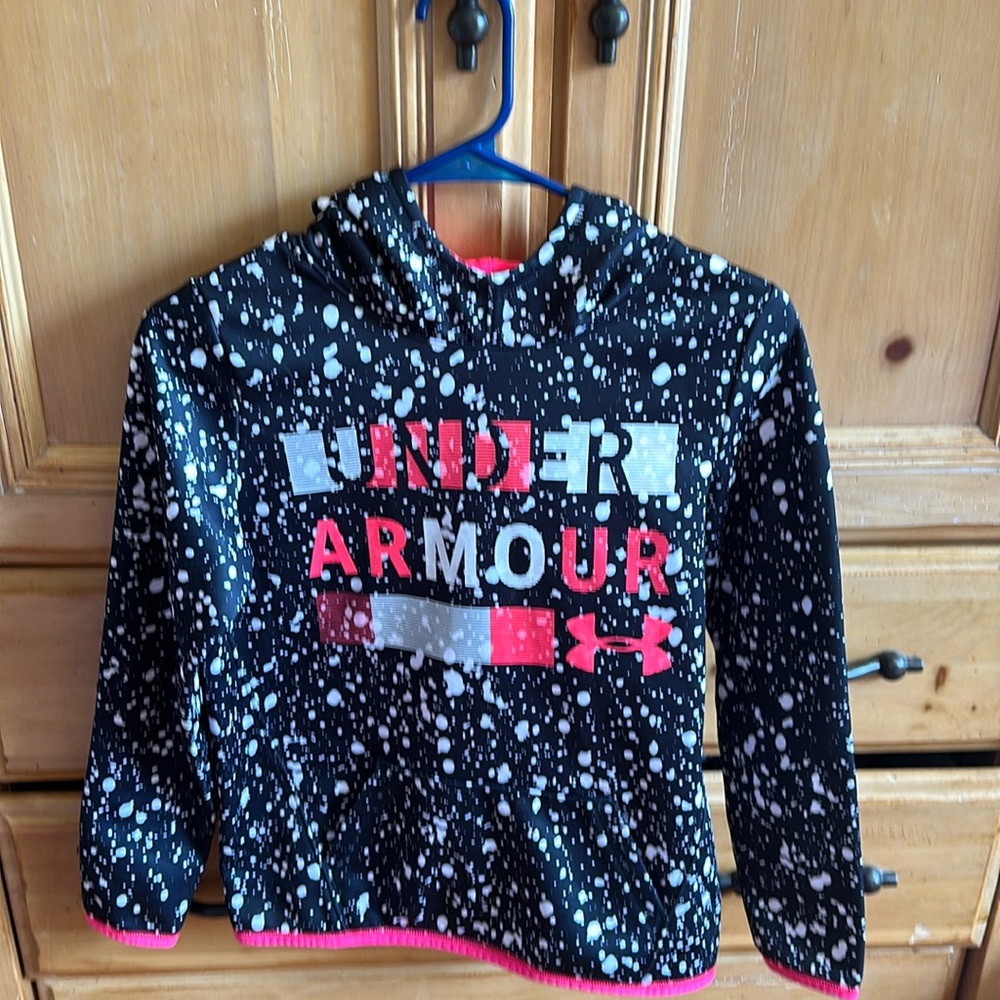 UNDER ARMOUR hoodie. Kids size Youth Large